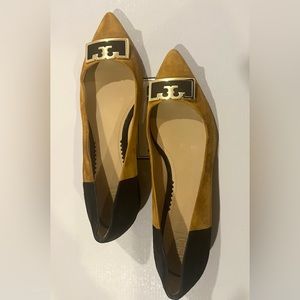 Tory Burch Pointed-Toe Flat with Signature Hardware - Size 8.5M
